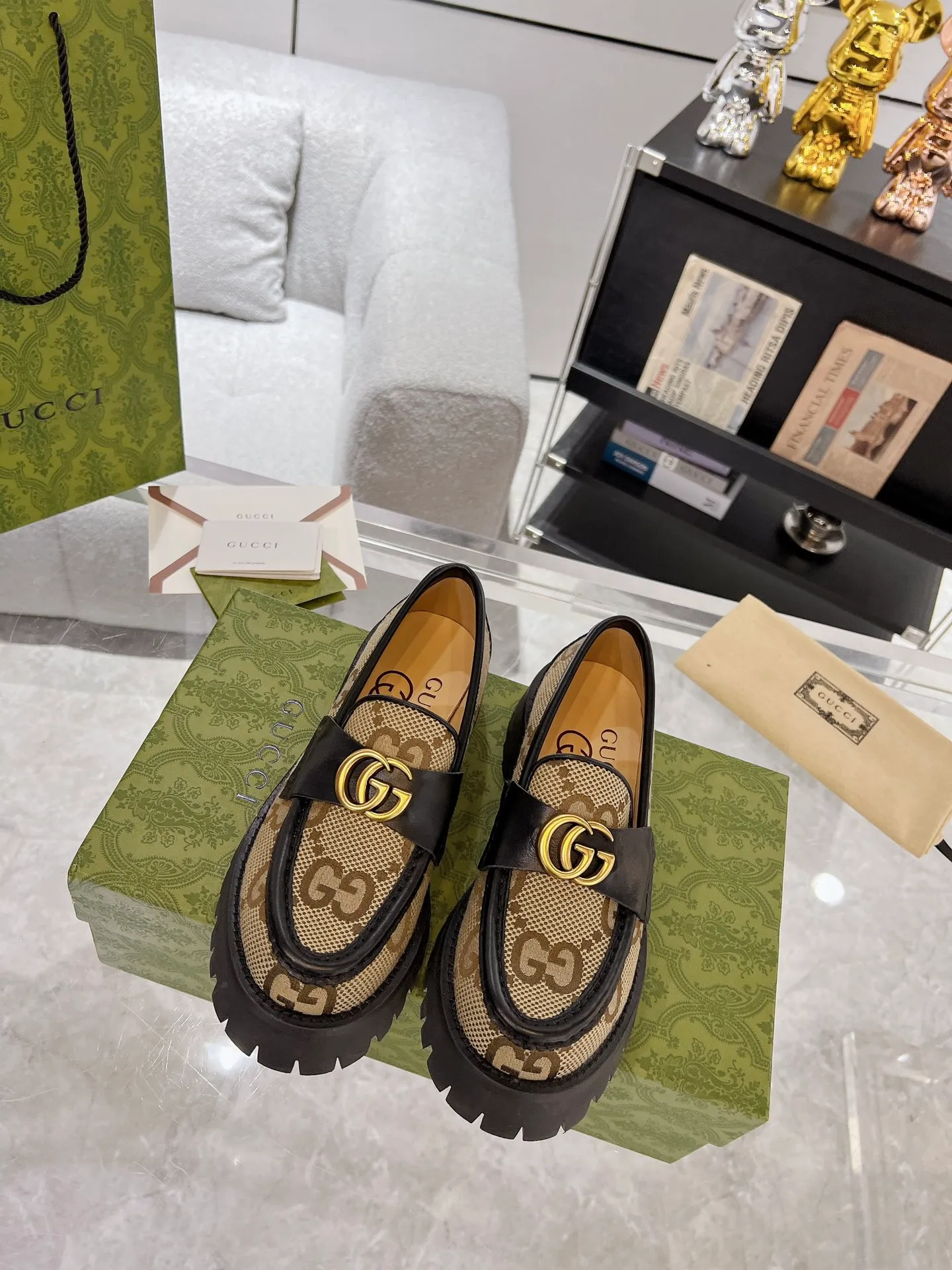 👟👟Ex-factory price 560👟👟 Male +10 Gucci Gucci 2023 early spring new product! The original version is developed into a higher version. Both men and women have open edge beads to ensure consistent quality. Size: 35-41# for women and 39-45# for men.